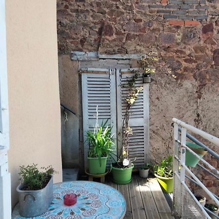 Les Chambres Hautes D'Anastasia Rodez Exterior foto