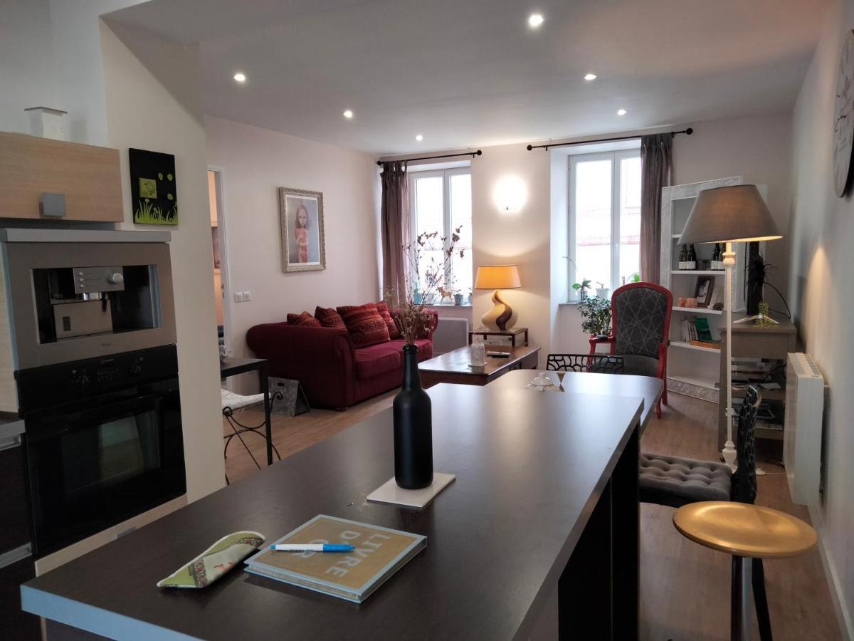 Les Chambres Hautes D'Anastasia Rodez Exterior foto