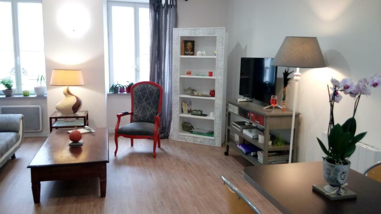 Les Chambres Hautes D'Anastasia Rodez Exterior foto