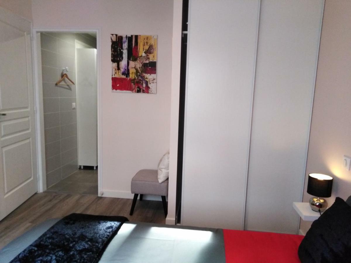 Les Chambres Hautes D'Anastasia Rodez Exterior foto